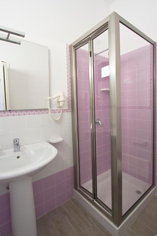 Venustas Bed & Breakfast LMP Oda fotoğraf